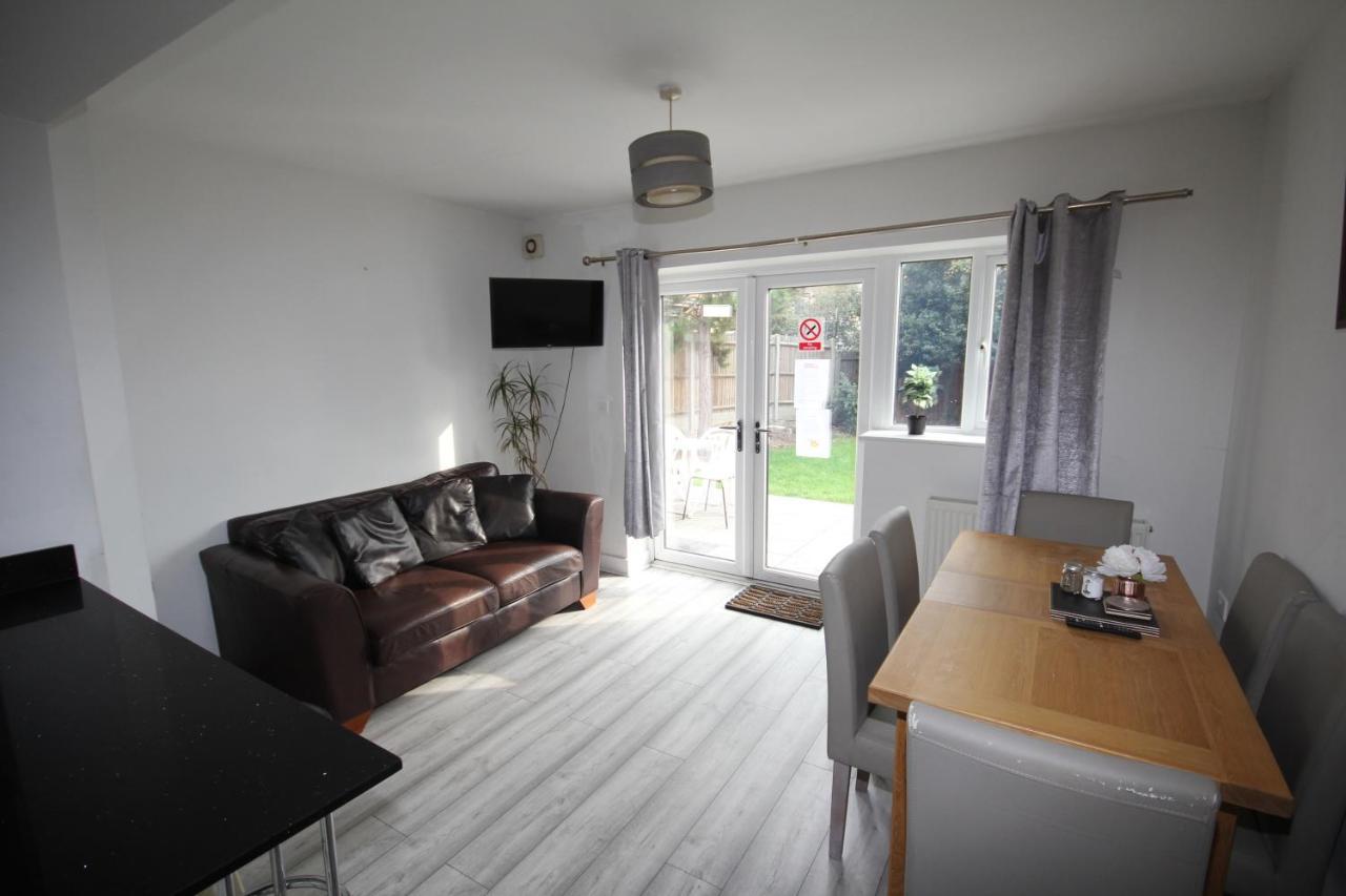 Holiday home Lee's House Uxbridge